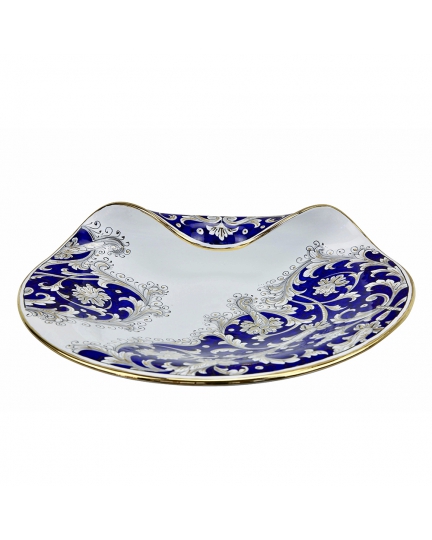 Decorative ceramic curved plate "Blue on white" series 500110060-01